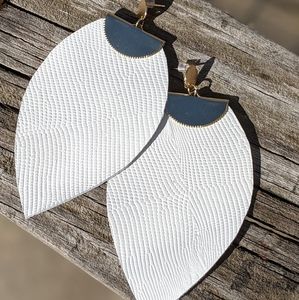 Hot New Item!! Large Reptile Texture Earrings